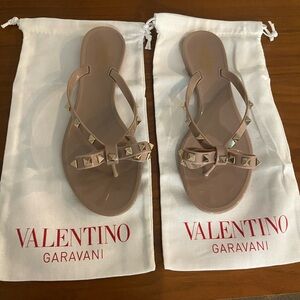 Valentino Garavani Rockstud Jelly Flip Flop 39